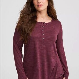 Monroe & Main Long Sleeve Henley Top in Plum Heather